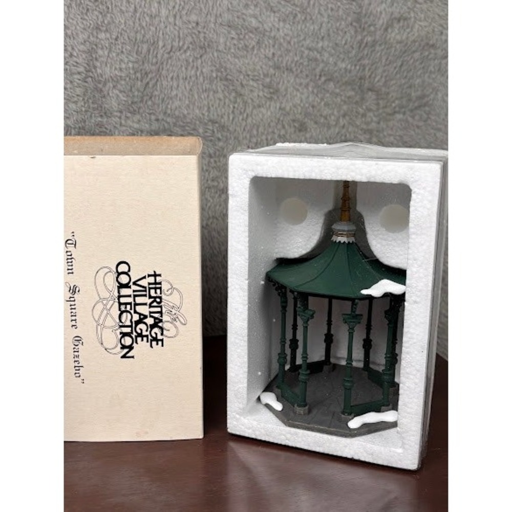 Dept 56 Heritage Village Town Square Gazebo Handpainted Accessory 5513-1 Green